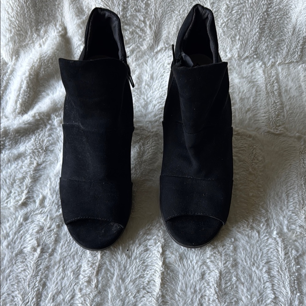 Fergalicious Black Peep Toe Ankle Booties with High Heel Sz 8 1/2